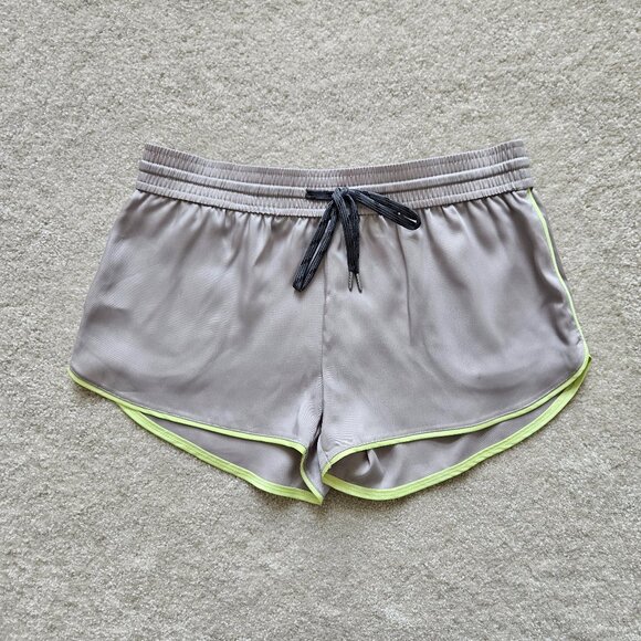 Aritzia Wilfred Free Grey Satin Shorts Size S - Picture 1 of 4